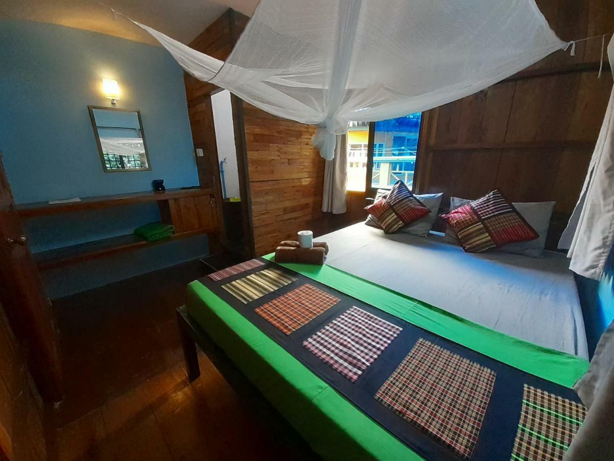 Bong'S Guesthouse M'Pai Bay Koh Rong Sanloem Esterno foto